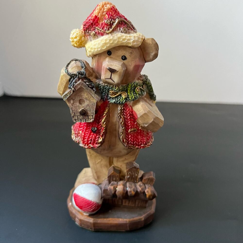 Polystone Greenbrier international CHRISTMAS BEAR HOLDING BIRDHOUSE 6.5